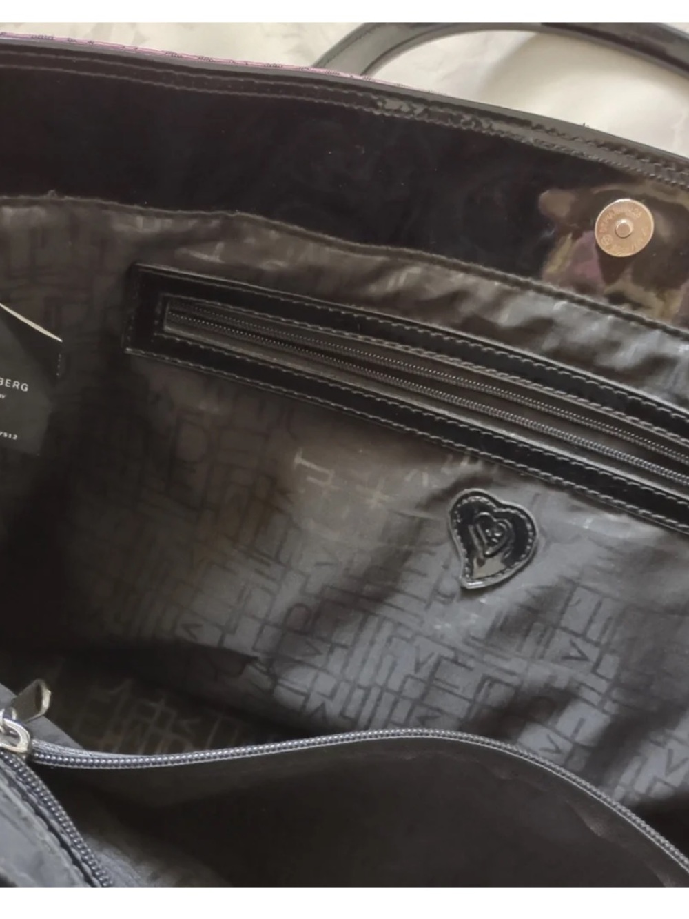 Diane Von Furstenberg Heart Emblem Pink Large Travel Bag with Black Trim - Picture 8 of 8